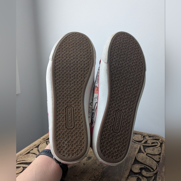 Coach Y2K Sneakers Barrett Poppy Graffiti Heart w Hot pink trim - Size 8.5 - Picture 6 of 8